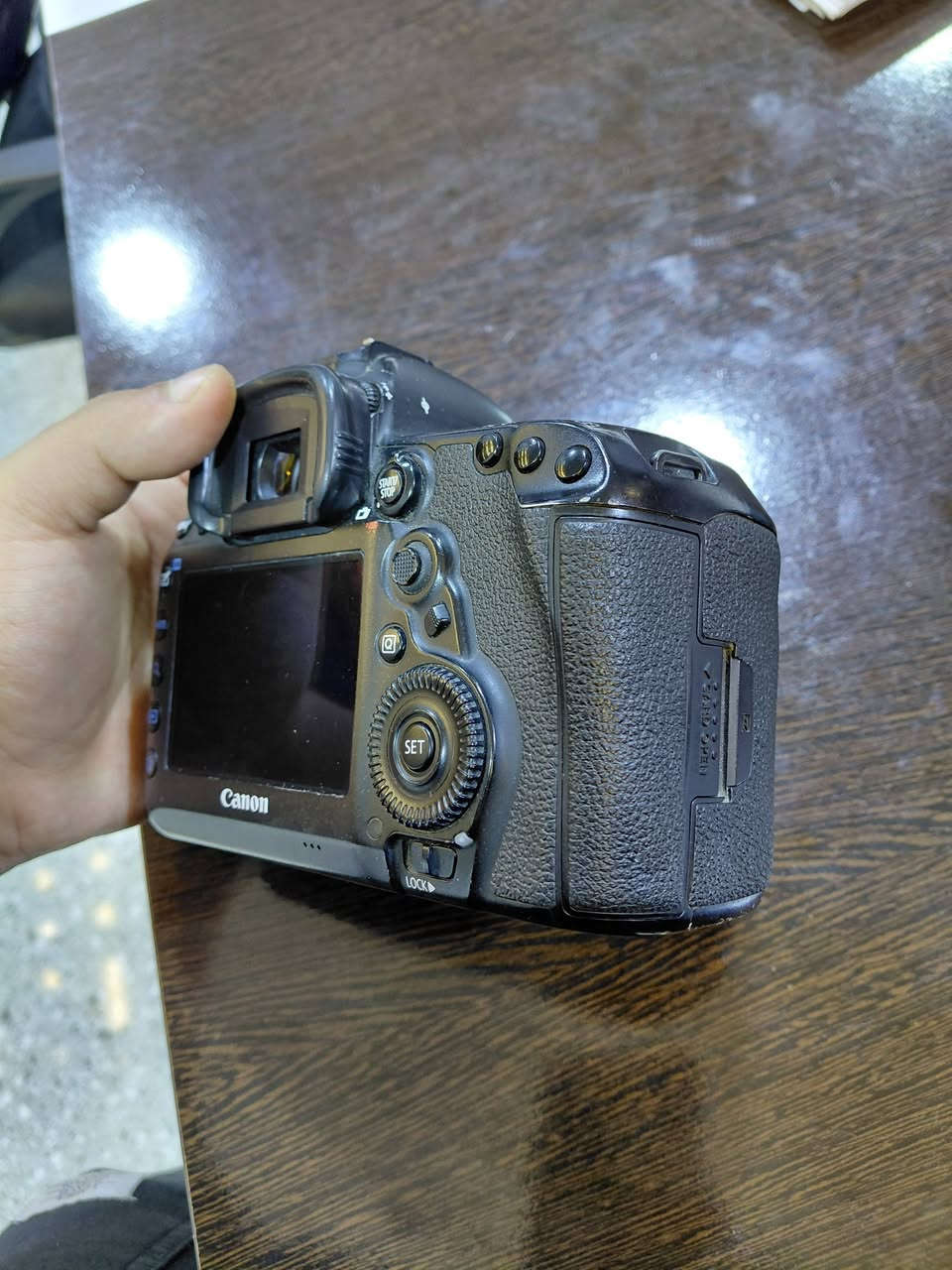 Canon 5d mark 4
حاله نضيفه شتر43k معاها كل مشتملاتها الاصليه  شاحن وبطريه وحزام وشنطه وبسعر كويس لسرعة البيع
للتواصل: 01024662671


**إذا كنت صاحب هذا الإعلان وتريد حذفه لأي سبب، رجاءا أرسل رسالة إلى الدعم الفني**