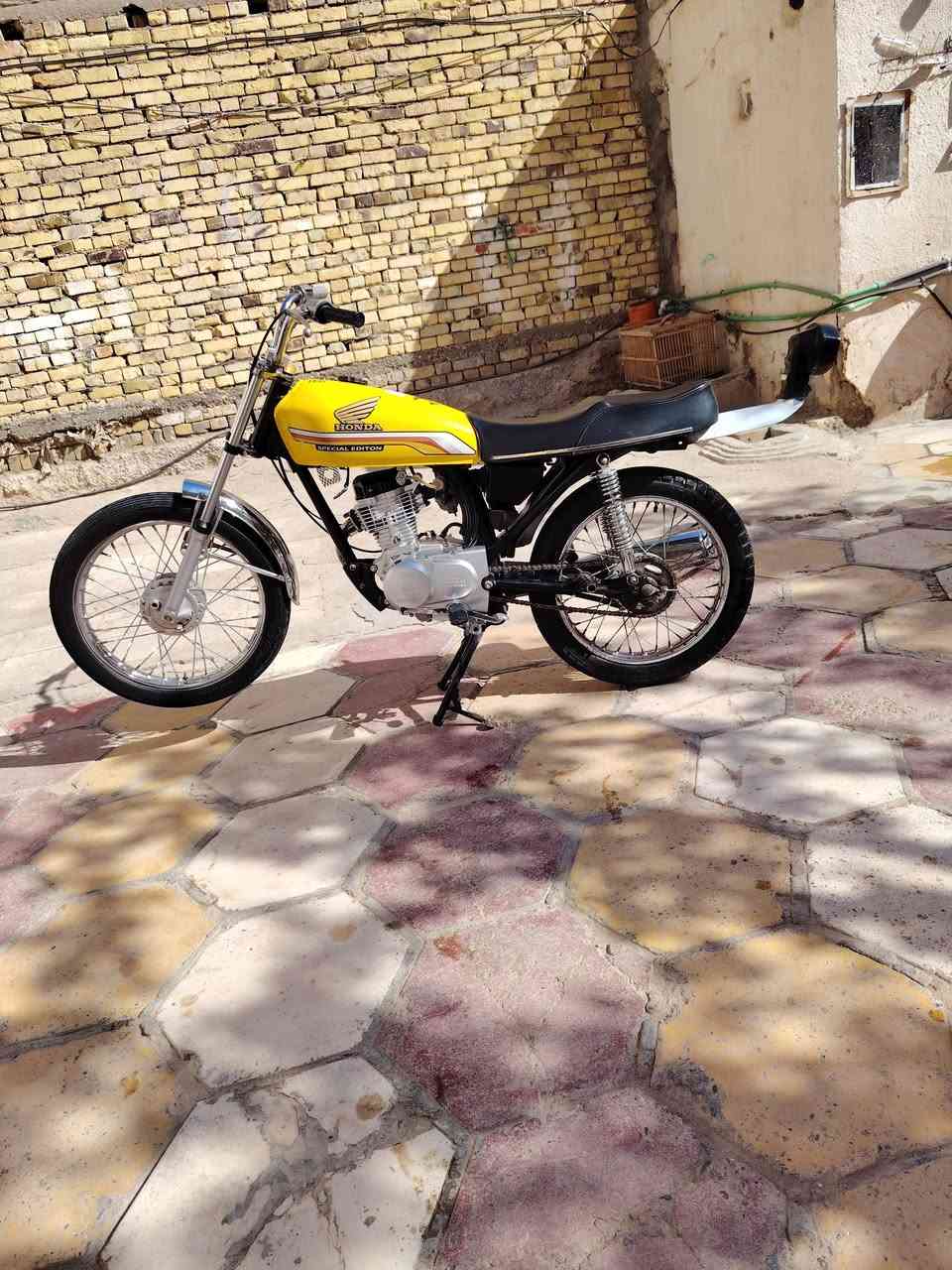 سيجي نامه تعمير ٢٥ محرك بلادي ما مفتوح بي برغي
دراجه ما نقصها برغي مكاني قضاء النصر  راسلني واتساب أو  تصال ***********
