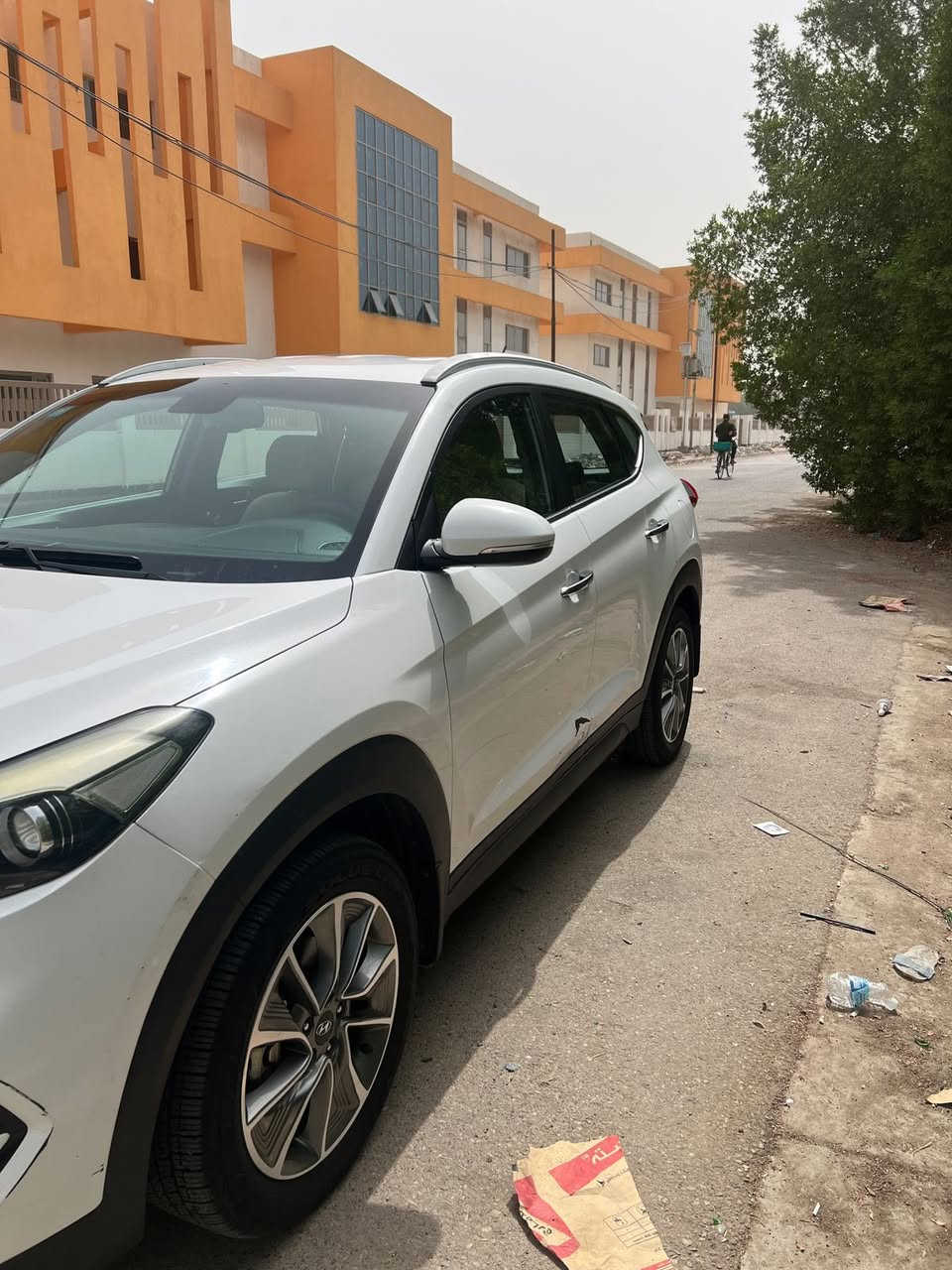 توكسان 2018 خليجي
باب خلف السايق تبديل
باب السايق بارد بسيط موضح بل صوره
الصندوك بي بارد بسيط
وبيها طخات بسيطه مسويهن
مكاني بغداد
***********
