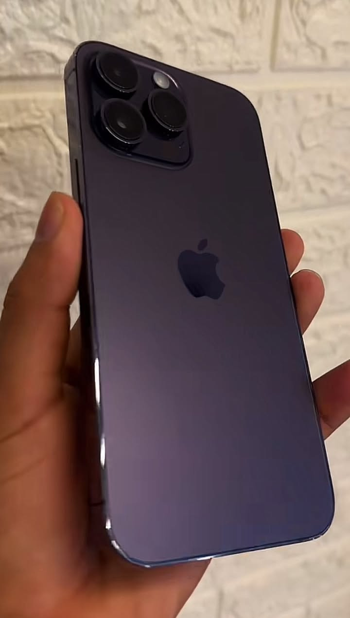 14 برو ماكس
ذاكره 256 
بطاريه 86بلادي 
جهاز نضيف جدا مكفول 
شاشه صافيه مابيه ولا خدش 
سعره 790الف وبي مجال 
مكاني بغداد شهداء السيديه 
***********
