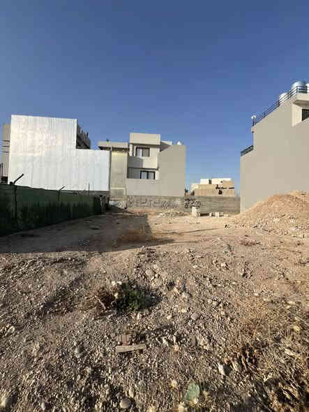 🛑عقار للبيع من :
🛑عروض مكتب ((العلاف)) لتجارة العقارات 🌟
🛑ارض للبيع مساحة 150 متر الواجهة 7.5 متر ✨
📄سند سكني ملك صرف / شرط القرآر التمليك والتحويل
❌لانتعامل برفع سعر العقار عن سعرة الأصلي نجمع البايع بالمشتري مباشرتأ _ لا نوقف البيعة بخلاف عن الدالية 
🛑موقع مميز جدأ 💥 
🌍الموقع / حي الرفاق قرب (( مدرسة الصينية )) 🏫 
🛑يقع على شارع تبليط بعرض 12 متر 💥
للاستفسار 
⏮️مراجعة مكتب العلاف لتجارة العقارات 🌟
أو الاتصال 
☎️ أسيا ***********
أو
☎️ كورك ***********
⏪️مع العلاف للعقار استثمارك في آمان ⭐️
🌐عنوان المكتب / الموصل _ حي الزراعي قرب جسر السويس 🔥
📌نستقبل عقاراتكم وطلباتكم العقارية .
