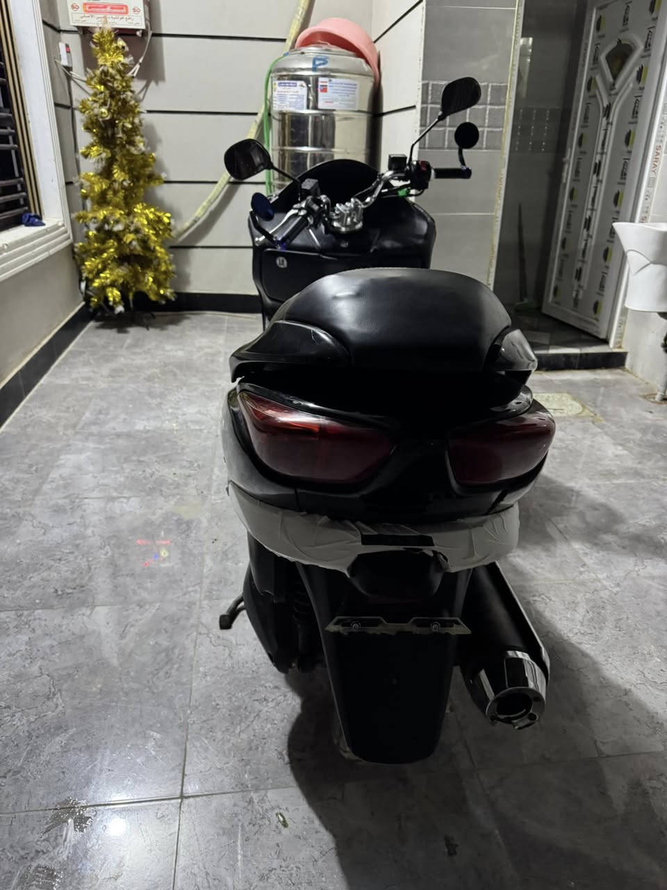 فورزه 08
دراجه حلوه وناعمه خير من الله 

دراجه تشك الكاع معدل ١٢٠ 

كفراتها حلوات نضاف مكانها ديالى بعقوبه 

سعر ٩٠٠ وبيها مجال 

شراي اتصل ***********
