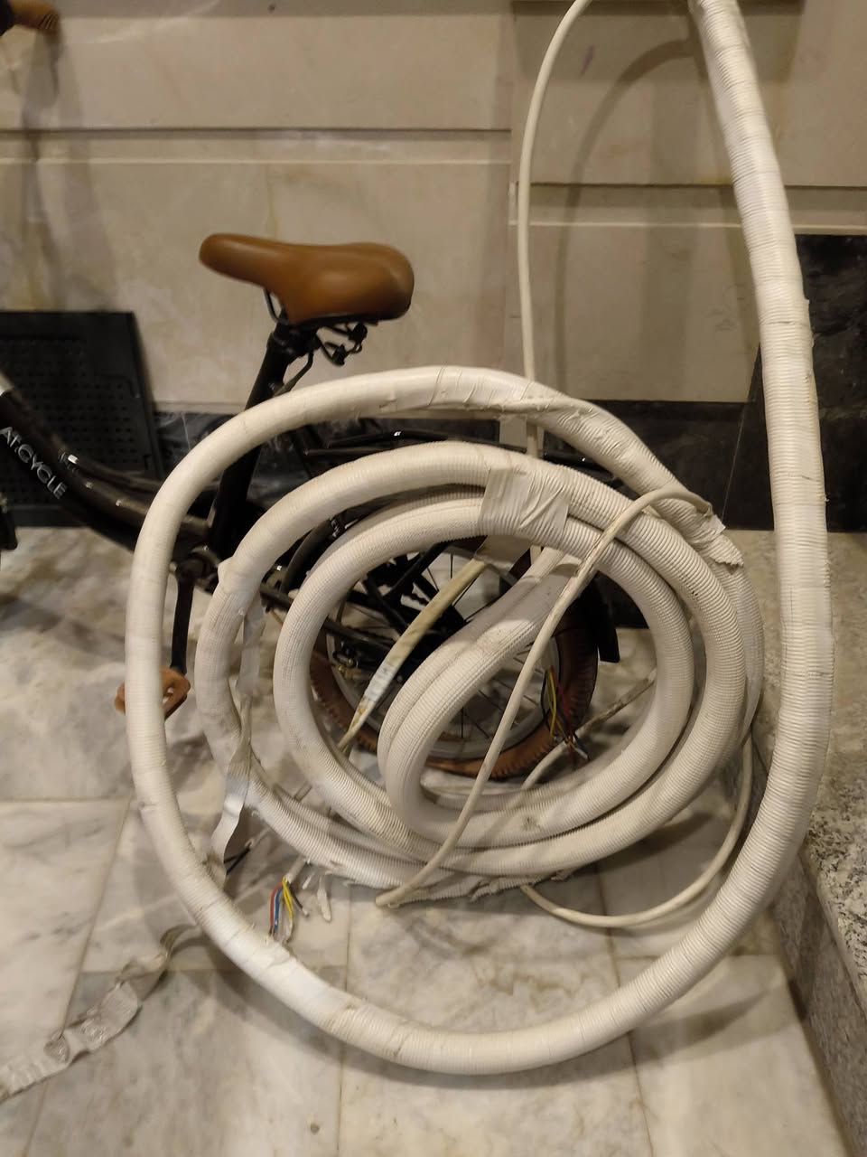 سلام عليكم 
سبلت الخافض ٣ طن نضيف مامصلح تأخذه من البيت غاز مقفول بس البواردي مطوليه ولاحميهم يعني من فتحته من الداخليه كص مو فر عاد انت تسويله سهله 
ضمان انطيك بي سعره ٦٠٠ مكاني الكراده


**إذا كنت صاحب هذا الإعلان وتريد حذفه لأي سبب، رجاءا أرسل رسالة إلى الدعم الفني**