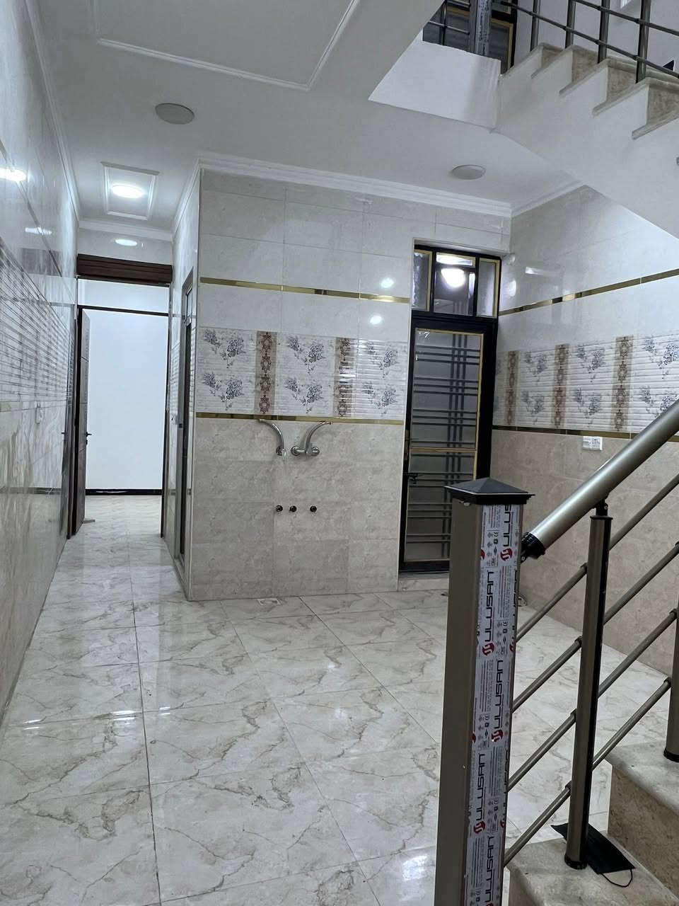 بيت للبيع زيرو مساحة 60 متر
العنوان حي القاهرة بظهر تانكي مي قاهرة📍
يحتوي على صالة مطبخ خدمات غرفة نوم
طابق الثاني غرفتين نوم مع الخدمات 

للاستفسار: ***********☎️
