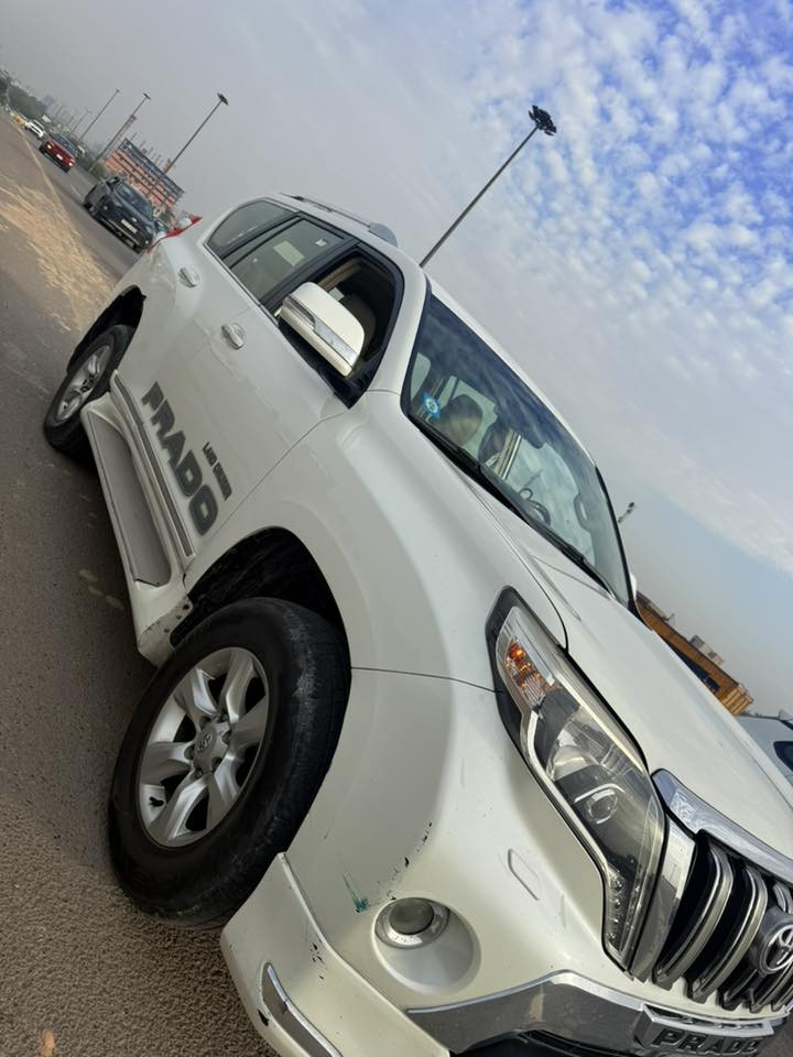 السلام عليكم برادو للبيع موديل2014ماشية164 الحالة بيها قطعتين بارد وباب الخلفي مبدل مواصفاتTX.Lفول ومبدل منضومة تبريد كاملة المكان المنصور ***********
