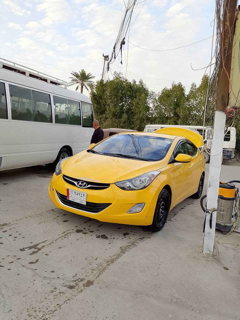 انتره 2013 امريكي كير ومحرك خير من الله تبريد ثلج هسه شاده منضومه كامله مال فورتي حدثه بنيد وباب عكس سايق مبدل بدون شاصي بدون لغد بدون تكم سياره تخم تاير خير من الله تاخذه كبل لشارع ما تصرف عليهه شي مطلوبه 200 هيئه و400 غرمات عارضهه 97 رقم ***********
