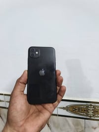 11 عادي  ذاكره 128 بطارية ٧٤بلاديه ماتصرف مابدل بيه ولا قطعه جهاز نضيف...