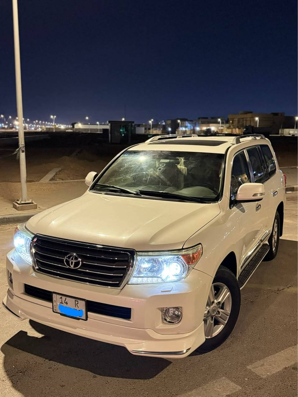 السلام عليكم
للبيع لاندكروز 2015شركه SAS
كفاله عامه عدى جاملغ ايمن صبغ فقط بدون حادث
فتحه سقف 
مري قلاب
كشنات جلد 
كشن كهربائي 
فول تحكم ستيرن 
حساس وكامره 
8 سلندر 
رقم بصره انگليزي بأسمي
ماشيه 136 الف 
السعر :39000
للأستفسار الأتصال *********** الزبير, البصرة
