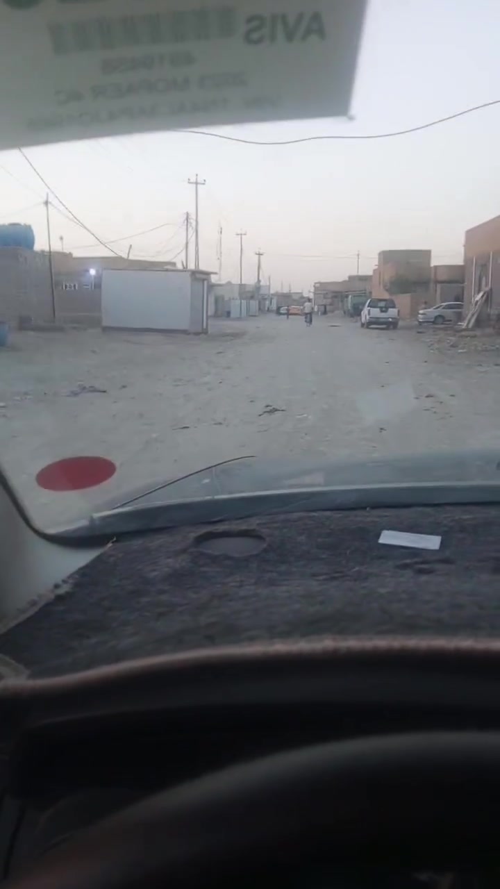 السلام عليكم قطعه ارض للبيع في الصخيين شارع ابو كميل بنهايته زراعي يمه البناء واصل وشارع عرضه 15 متر القطعه ركن مساحه 350 متر  السعر 18 وبي مجال للتواصل الاتصال على الرقم ***********
