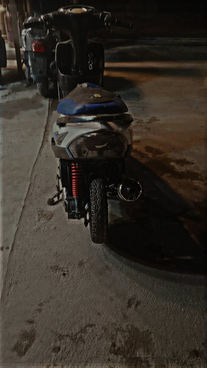 سلام عليكم عندي دراجة للبيع دراجه كامله مكمله درجة محرك مفتوح خمسه وخمسين دراجه ناشفه الستفسار تصل عله هذه الرقم ***********
وبي وتساب
