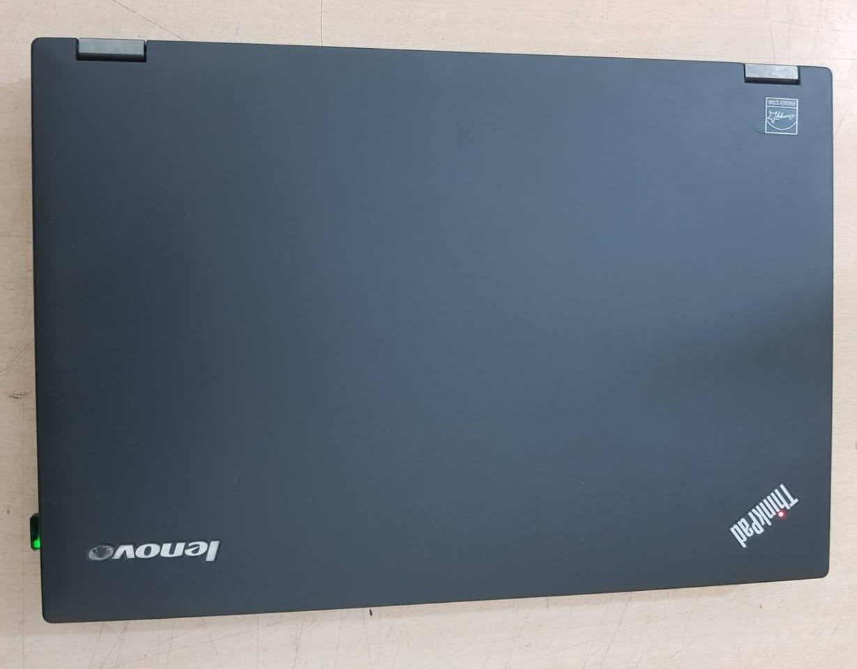 تحية طيبة .. لابتوب لينوفو كور اي 5 الجيل الرابع ورام 4 كيكا وهارد hdd 320   حجم الشاشة  14  بطارية قوية تشتغل اكثر من 3 ساعات بيها مشغل اقراص و بصمة سعرها مناسب جدا 90 الف دينار و نظافة عالية بيها ملاحظتين وما مأثرة على عمل اللابتوب الاولى بيها خط رفيع بالشاشة ما يأثر على رؤية الكتابة نهائيا واذا تريد تبدل شاشة موجودة ب 40 الف و النقطة الثانية الواي فاي مالها عاطل وخليت واي فاي خارجي على ال USB والنت شغال ١٠٠ بالمية 

مكاني بغداد توصيل داخل بغداد 5 الف و باقي المحافظات 8 الف ***********
