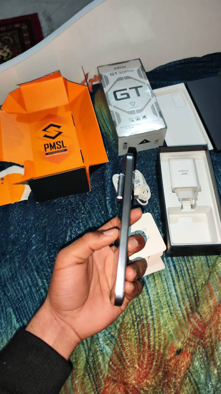 Infinix gt 30 pro
بطاريه 98 كامل ملحقات جديده غير مستخدمه 
للاستفسار واتساب ***********
