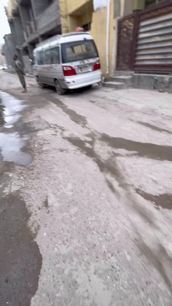 ‏دار للبيع مساحة 50 متر طابقين بناء 2025 يتكون الدار من غرفة نوم كبيرة وحمامين ومنور ومطبخ وصالة كبيرة عنوان الدار سويب سايدين كاع حجي عماد العامري  للاستفسار أكثر اتصل على ***********
