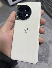 ون بلس ١١ • رام ١٦+١٦ • ٥١٢ جيجا