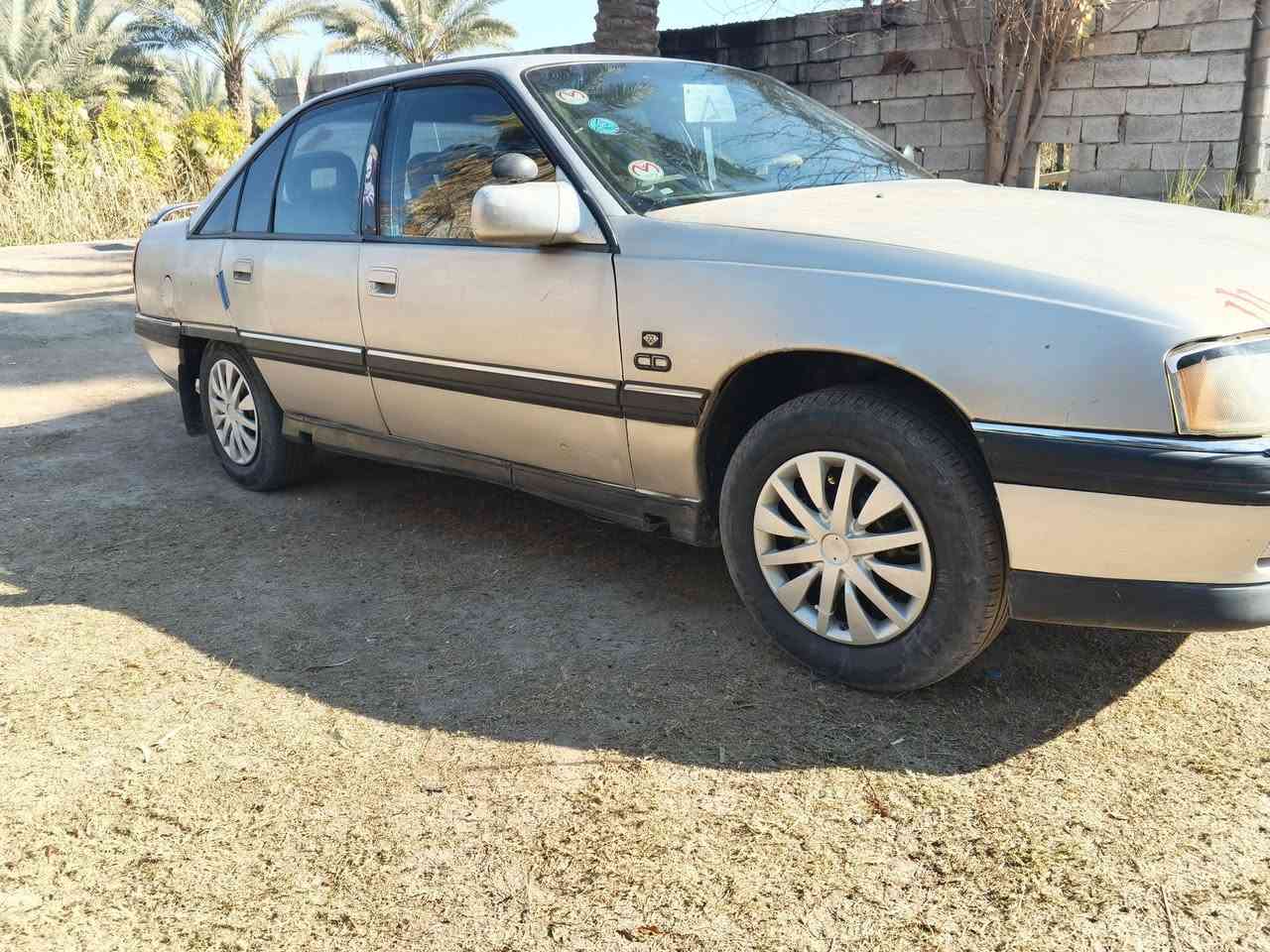 السلام عليلكم
اوبل اوميكا
محرك بي صرف
كير بشرط
صدر تخم تاير بشرط 
سنويه 2029
تحويل ثاني يوم 
السعر 30وبي مجال 
***********
