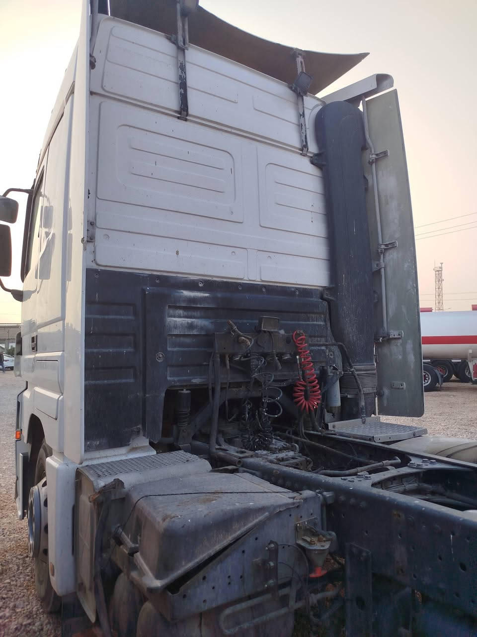 اكتروس فقط راس  موديل 2002 الحجم 1843 مربوطه صهريج رقم بغداد محور طويل متواجد في معرض بغداد الحديث العنوان الانبار الرمادي منطقه الشراع الخط السريع للتواصل ***********
***********
