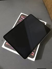 ايباد ١١ برو M4 • ٢٥٦ • نضيف