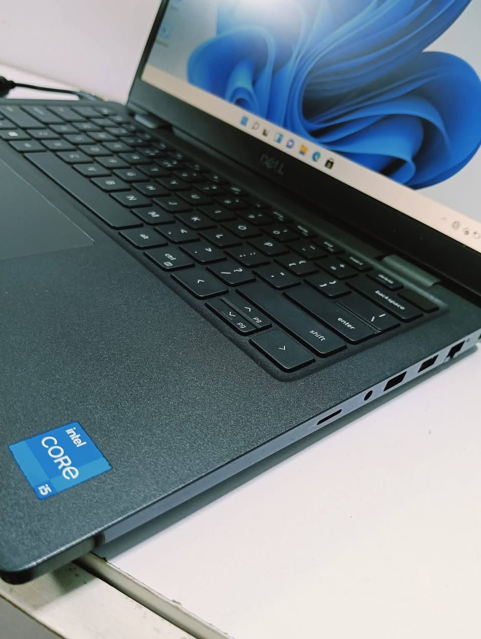Dell 3410
كور i5 الجيل 10
رام 8 هارد 256ssd
حجم الشاشة 14
. 
السعر ثابت 265 الف
التوصيل مجاني
الملحقات وجنطة والشاحن الأصلي
النظافة شرط اخو الجديد تفحص وين متريد
*********** واتساب
