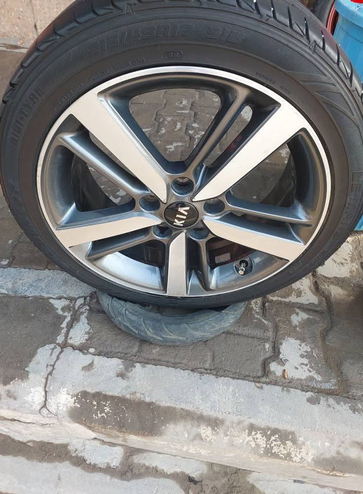 سلام عليكم تخم ويل كب حجم ١٧ بي تخم تاير نظيف بيع او مرواس ***********مبايل بيع او مرواس
