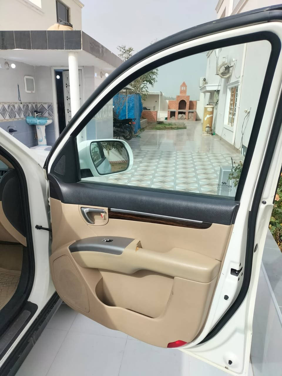 للبيع سنتافي ٢٠١٢
رقم بغداد ب اسم تحويل ثاني يوم 
ماشيه ١٩٠ الف 
السياره ١/١
مكفوله كفاله عامه
مكينه كير كشر
مكان السياره ديالى
***********
