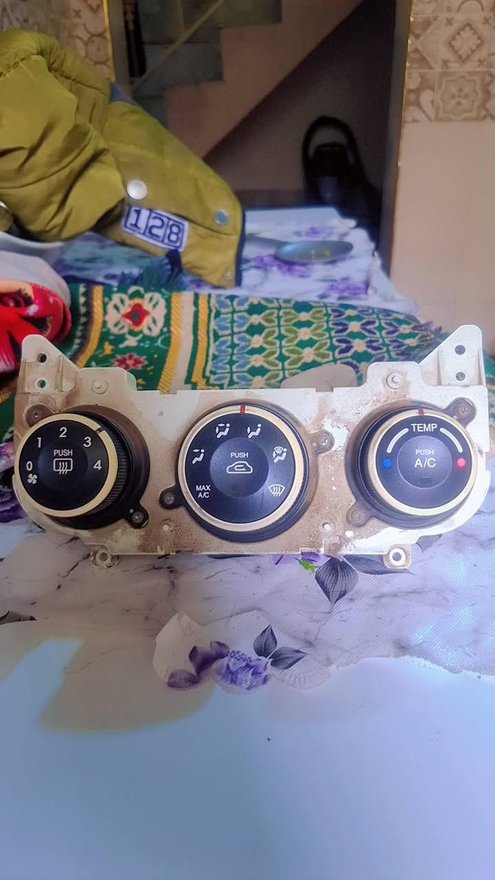 مكاني كربلاء  البيع مل تفصيخ  كل شغل
***********

مل  اسبكتر
