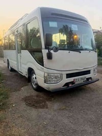 كوستر 2019  للبيع او مراوس ب اكتروس سحال فلات سياره جديده بمعنى الكلمه...