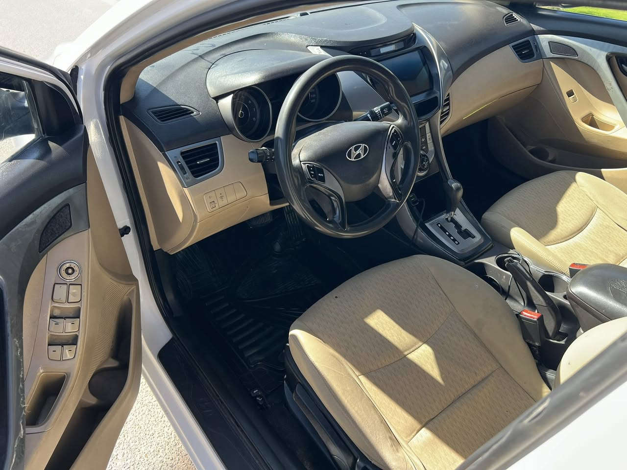 النترا للبيع موديل ٢٠١٣مكفوله مكينه ١٨٠٠دوش كير مكفول تخم تاير حداديه إماميه وخلفيه مكفولات السياره مال بيت السعر ١١٠وبيه مجال مكان السياره كربلاء ***********
