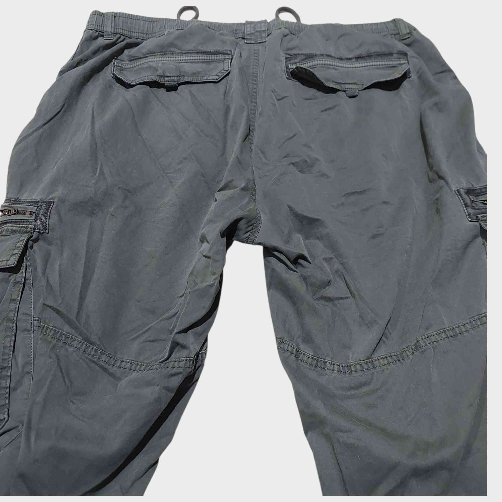 cargo  طیارین
قیاس 38 40
طول 105سم


**إذا كنت صاحب هذا الإعلان وتريد حذفه لأي سبب، رجاءا أرسل رسالة إلى الدعم الفني**