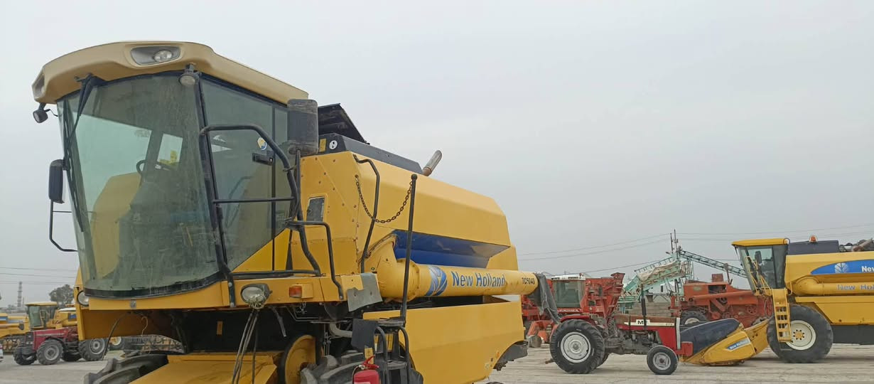 حاصده للبيع موديل 12  تك درام 4 بلم رقم واسط تصل ***********
