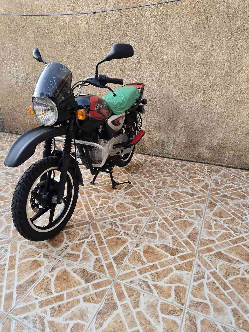 السلام عليكم شباب
بوكسر للبيع 
موديل 2023 شهر 11
 نازله 2026
دراجه زيرو
مكفوله كفاله عامه 
دراجه رقم وسنويه ديالى 
نكليزي تحويل ثاني يوم 
مكاني ديالى خالص
 الشراي يتصل على هذا الرقم ***********
