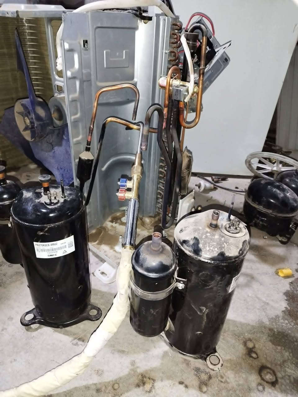 السلام عليكم ورحمه الله وبركاته
تعلن خدمات حيدر للتبريد عن توفر كافه قطع غيار اجهزه التبريد 
تصليح ثلاجات. مجمدات برادات ماء عارضات  سبالت مكيفات 
أنسب الاسعار  وضمان موسم كامل 
صيانه راديترات كافه انواع السبالت 

تبديل يوات  اصليه نوع ثقيل  ضمان موسم كامل 
تبديل ماطورات  سبالت ومكيفات. ضمان موسم 
معالجه فصله المكيفات بارتفاع درجه الحراره 
تبديل بولبرنات  فانات  اصليه 
كافه قطع غيار اصليه وضمان موسم 
متوفر غاز اصلي 
العنوان الحديد المدخل الاول 
خدمات حيدر للتبريد  
***********
