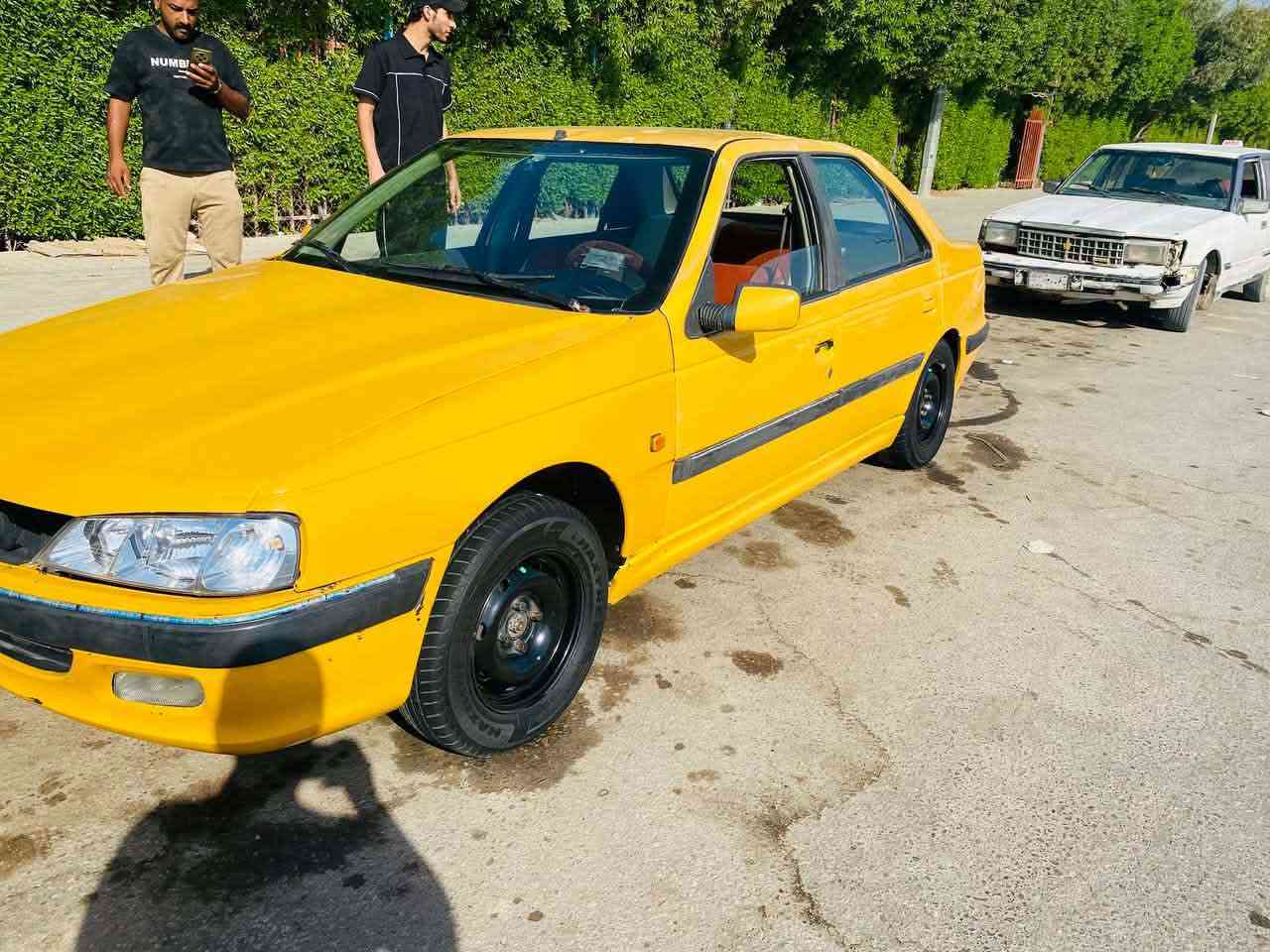 سلام عليكم بيجو بارص مديل ١٥
كير مكينه شرط 
رقم ذي قار 
بيه بجم مبدل السياره 
راعيه موجود 
مكان السياره الديوانيه قضاء الشاميه
سعر ب٢٥ وبيه مجال قليل
مكلف بنشر رقم راعيه 
***********
