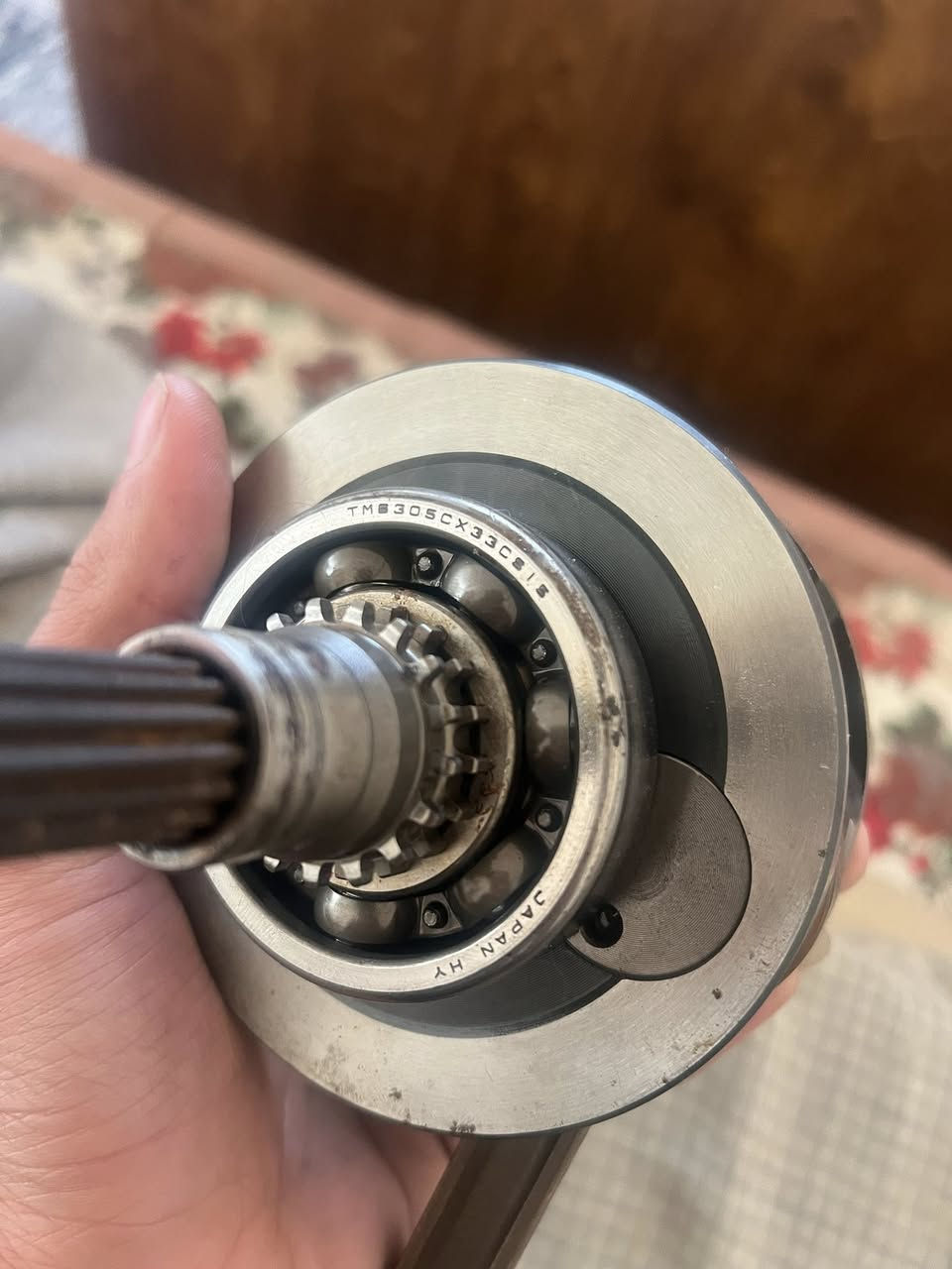 سلام عليكم بوشه و روله مطابقات  TTMRCالبوشه حجمها 66 و اصليات مختمات مال مكينه مال رمبه ما مشتغلها مكفولات و نضاف ثنيهن قيم بل يرضي الله و توصيل ماكو هاذا رقمي***********
