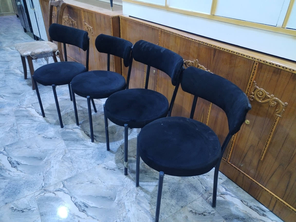 مـحل الـبـركـة للأثـاث: عـالم مـن الإنـاقة والـتوفـير ✨
​حوّل بيتك إلى قصر مع أحدث تشكيلة وصلتنا! بضاعة جديدة، موديلات 2026، وبأعلى المواصفات. 🏠🛋️
​🛋️ أجمل القنفات (أطقم الكنب):
​قنفات مودرن وكلاسيك بألوان ساحرة وخامات قماش تركية فخمة.
​حشوات مريحة (إسفنج درجة أولى) تضمن لك الراحة لسنوات.
​متوفرة بجميع القياسات لتناسب صالتك أو ديوانك.
​🍽️ كاونترات مطبخ حديثة:
​كاونترات بتصاميم ذكية تستغل كل شبر في مطبخك.
​ألوان مقاومة للخدش والرطوبة وسهلة التنظيف.
​لمسات نهائية راقية (هيدروليك وإكسسوارات متينة).
​👗 كنابير (كناتير) ملابس:
​كناتير ضخمة وأنيقة لترتيب ملابسك بكل سلاسة.
​تقسيمات داخلية مدروسة (رفوف، مجرات، وتعليق).
​خشب قوي وشغل متقن يبيض الوجه.
​🌟 
​بضاعة جديده 
​أسعارنا غير: نحطم الأسعار لنقدم لك الأفضل بأقل تكلفة.
​خدمة التوصيل: نوصلك لبيتك ونركب الأثاث بكل دقة واحترافية.
​📍 زورونا الآن في موقعنا:
​العنوان: (هيت شارع القائم مقاميه الفرعي قرب مجمع العيساوي ا]
​للتواصل والاستفسار: [***********]
​راسلنا على الواتساب: 
​محل البركة للأثاث.. بيتك أجمل بلمساتنا.
