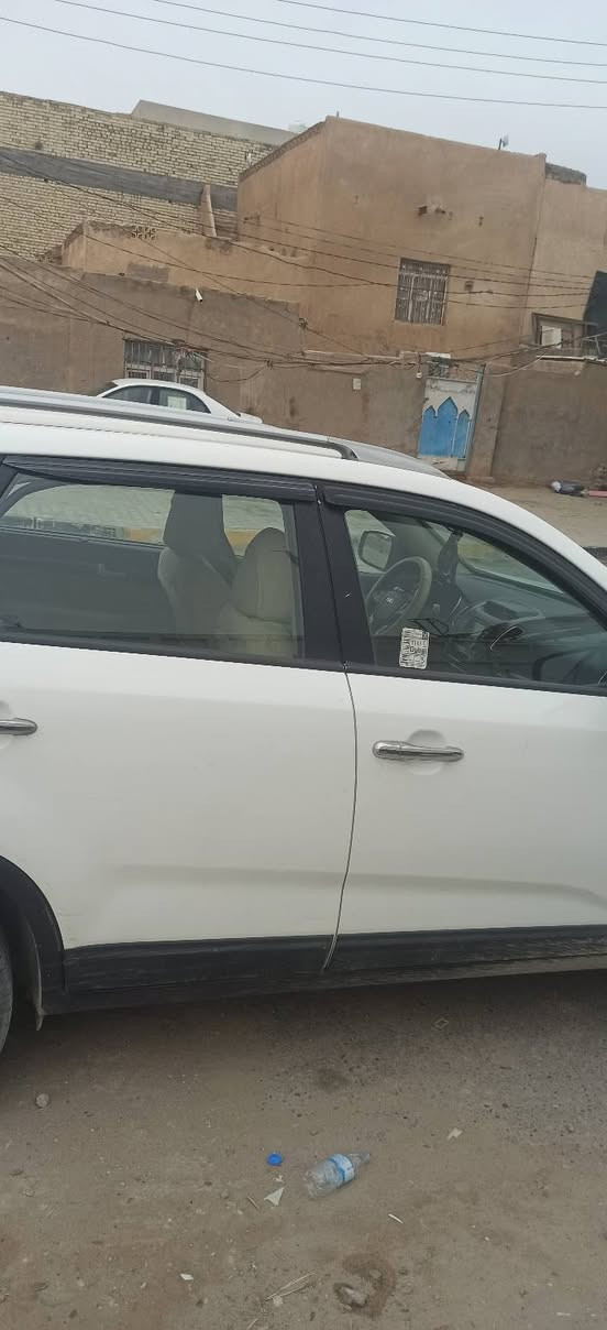 سورنتوا  ٧ راكب خليجي موديل 2015  مكينه 4  سلندر 2400 بصمه تشغيل  ٣ قطع تبريد كشنات كهربائي رقم اربيل السياره مكانها بكربلاء هي والمالك صدر جديد ومنظومه تبريد جديده السعر ب 160 ورقه بيها بارد قطعتين البيبان الخلفي
***********
