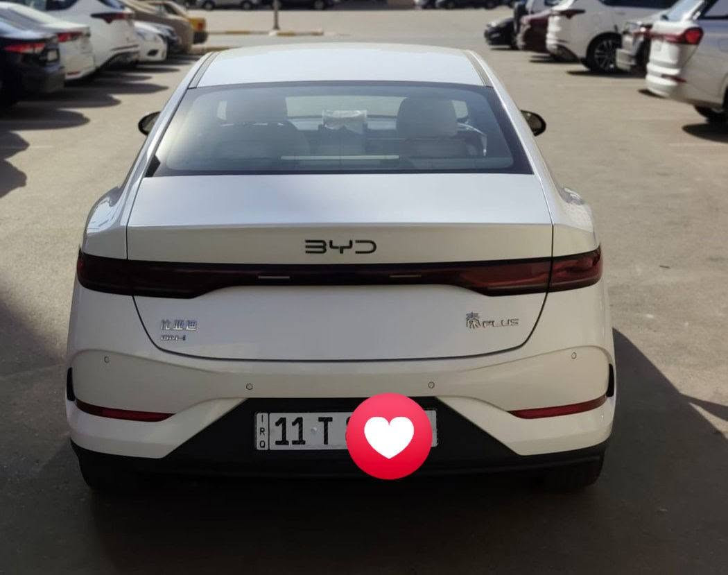 السلام عليكم.
BYD Ken Plus 2025 
مواصفات العادية السيارة ماشية ( 3200) الكلي 
داخل ابيض السيارة نضيفة كلش اخت الجديده كفاله عامه . السعر ( 18900) 
 للتواصل ***********
