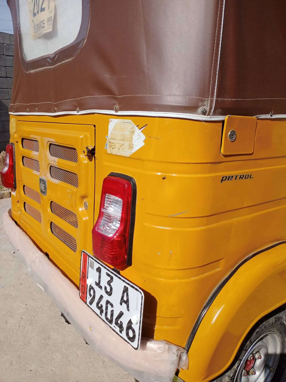 سلام عليكم تكتك للبيع موديل 19بسنويه تقره 20داخله ب 20كشره كفاله عد طكه بلتكمه بصيطه مكينه بس ولفات تكتك حلوه مرتبه مال جناي ماعوزه برغي رقم وسنويه كامله سعر 5و600بيه مجال مكاني مجر شراي اتصل ***********
