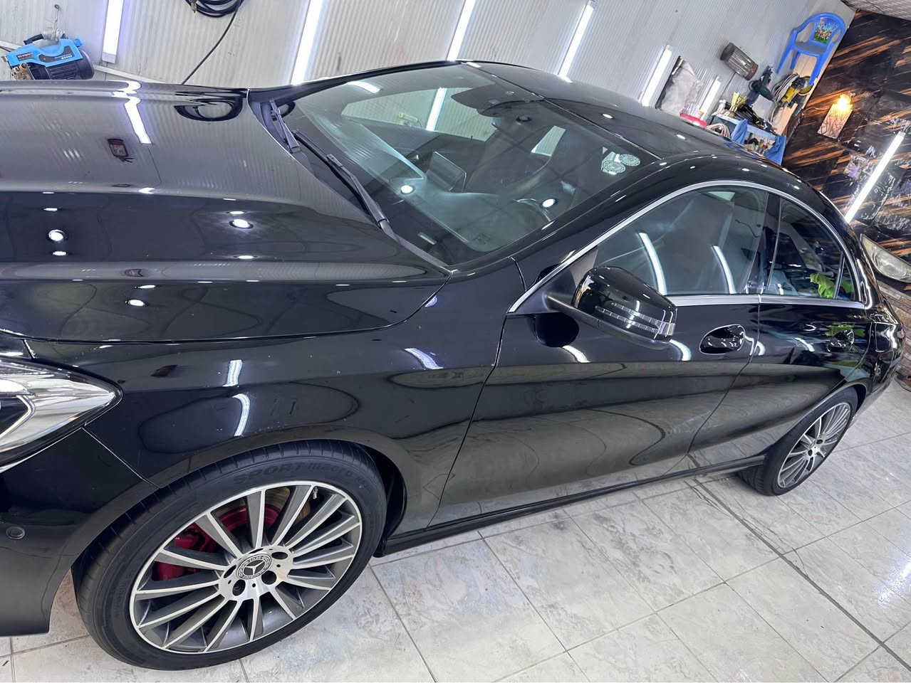 مارسيدس للبيع او مراوس  مكان سيارة بغداد رقم دهوك  cla2016فول مواصفات عدا الفتحه حتدثه سرقه من امريكا بدون ايرباك 3قطع سرقه وشاديله قطع بلاديه يعني بدون صبغ كير محرك كفاله صدر تخم تاير  سعر 145ورقه للاتصال *********** بغداد, العراق
