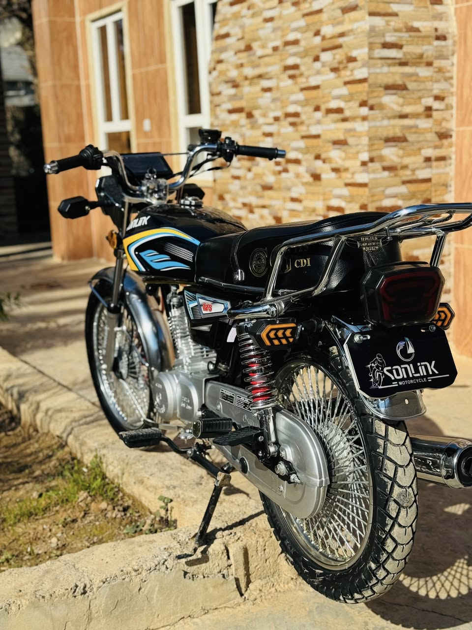 السلام عليكم دراجه تايكر للبيع اخو الجديد مجنبز دراجه جاهزه أربع كير اي نقص ما بي السعر 750 وبي مجال قليل الخاص مفتوح


**إذا كنت صاحب هذا الإعلان وتريد حذفه لأي سبب، رجاءا أرسل رسالة إلى الدعم الفني**