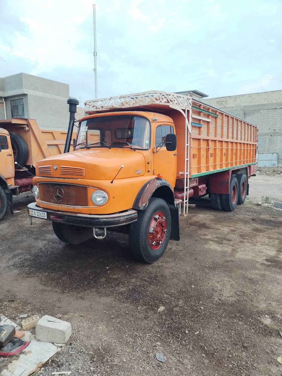 السلام عليكم للبيع سكس شاصي موديل 80 وضع شركة سياراة مكفولة كفالة عامة محرك كير كلة شركه للاستفسار اتصل ***********
