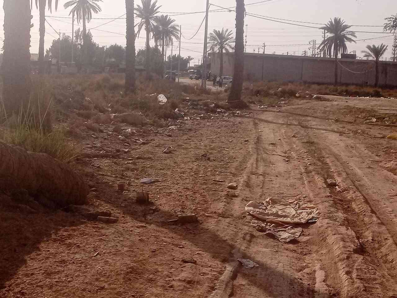 سلام عليكم قطعه ارض للبيع زراعي سند 25 قريبه عله شارع كلش مقابيلهه المخط منتزه***********
