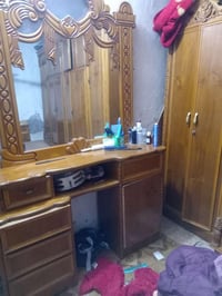 ميز تواليت • زاوية • خدوش بسيطة