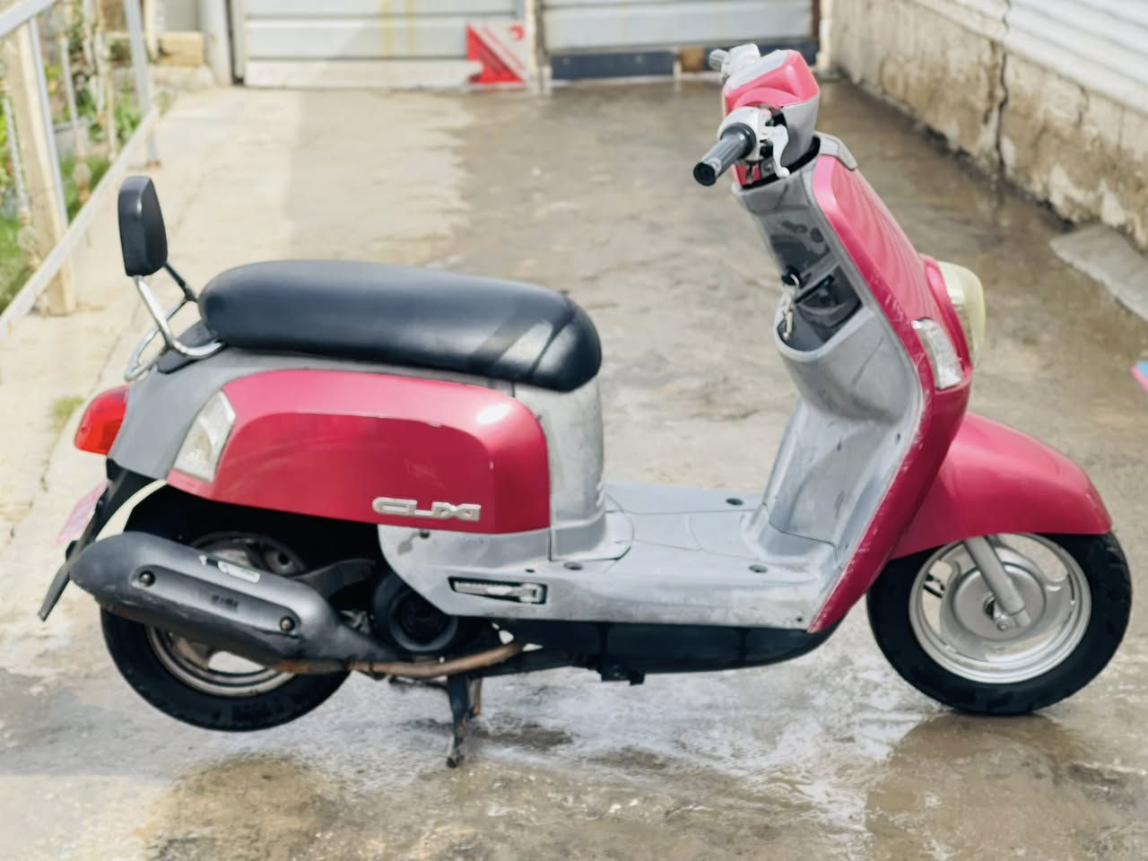 السلام عليكم دراجة ماكس بوليس للبيع
نضيفة جداً خالية من اي نقص دراجة كبال عينك وشوف نضيفة كفالة عامة شلعة ومعدل كفرات مختمة داخل وخارج يعني كلة بلادي كهربائيات شغالة 100% 
المكان بغداد الشعلة 
للتواصل على الرقم ***********
السعر خاص
