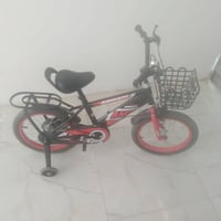بايسكل للبيع مستخدم اسبوع السعر ٣٥ وبي مجال للاستفسار07783953200