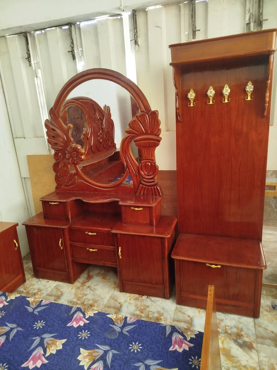 غرفه أم سته مستخدمه للبيع 
العنوان العزه القديمة 
سعر 550وبي مجال 
العنوان العزه القديمة 
***********
