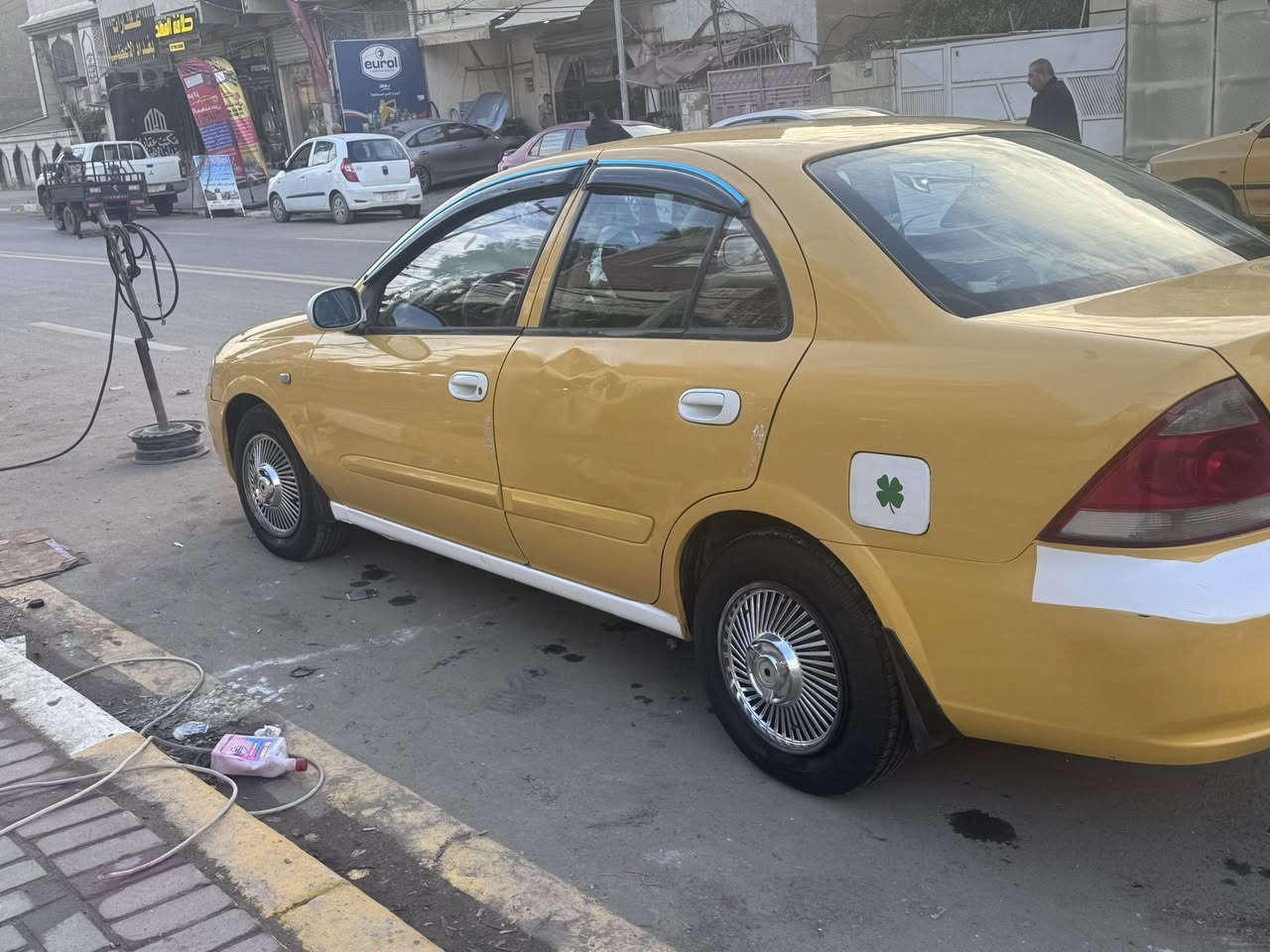 نيسان سني ٢٠١٢ قبغ ابيض 
رقم مكرر شبه مميز 
بيه طختين  جاملغ خلف السائق 
٢ باب خلف السائق
***********
مكاني الاعظميه باسمي مصفره هيئه وغرامه 
السعر ٩٣ بيه مجال قليلل حك الجيه
