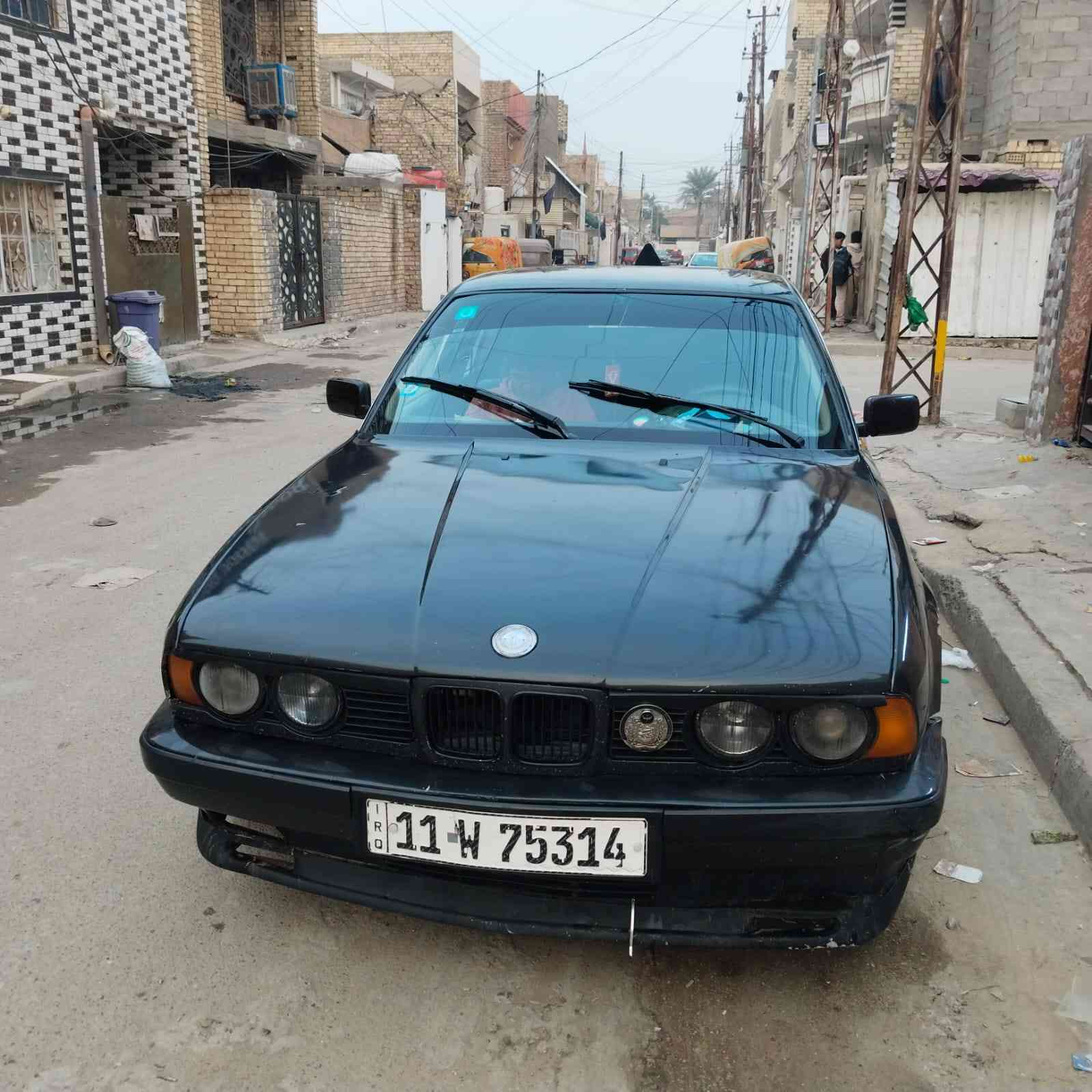 BMW535 ١٩٩١ التبريد شغال سلايد ٣ طكات الجام كهربائي الكشنات كهربائيه الايت زنون الكير خير من الله بس المكينه بيها خيط تبخير رايدها 45ورقه *********** مكانها بغداد الزعفرانيه
