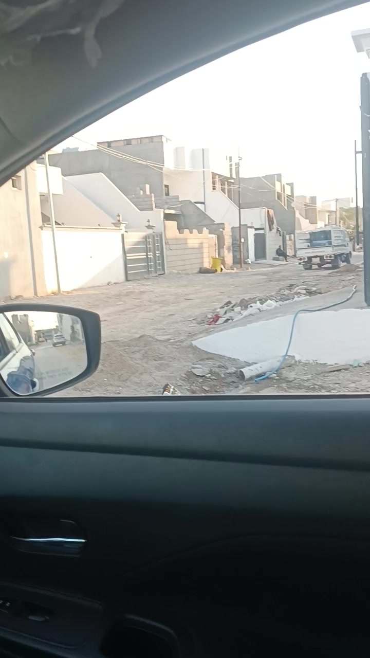 سلام عليكم 
هيكل زراعي للبيع ١٠٠ متر موقع حي بدر قرب شارع العام ثاني فرع موقع حلو خدمات كامل 
للاستفسار ***********
