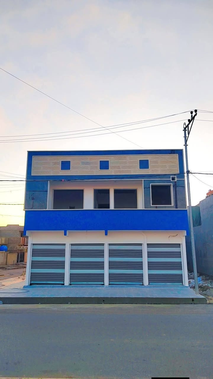 للبيع للبيع للبيع 
#عمارة_تجارية_ركن_على_سايدين_شارع٣٠_التجاري
#المساحة ٢٠٠م ركن على شارع ٣٠ الرئيسي
#تتكون من ٥ محلات و ٣ وحدات سكنية
#الوارد الحالي ١,٣٠٠,٠٠٠ (مليون وثلاثمائة ألف دينار)
#تتكون من ٣وحدات سكنية و5محلات
كل شقة تحتوي على غرفتين نوم وهول واستقبال ومطبخ وصحيات وبيتونة سطح كاشي
السعر
٣٧٥ مليون قابل للتفاوض 
***********
***********
مراجعة مكتب عمار الهزاع في حي السماح سايدين المشاعل مقابل مول القمة
