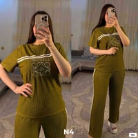 تراكات نسائيه ♥️   الساده خامه كريشه 🧚 والمخطط خامه كشمير   سعر 3 تراك...